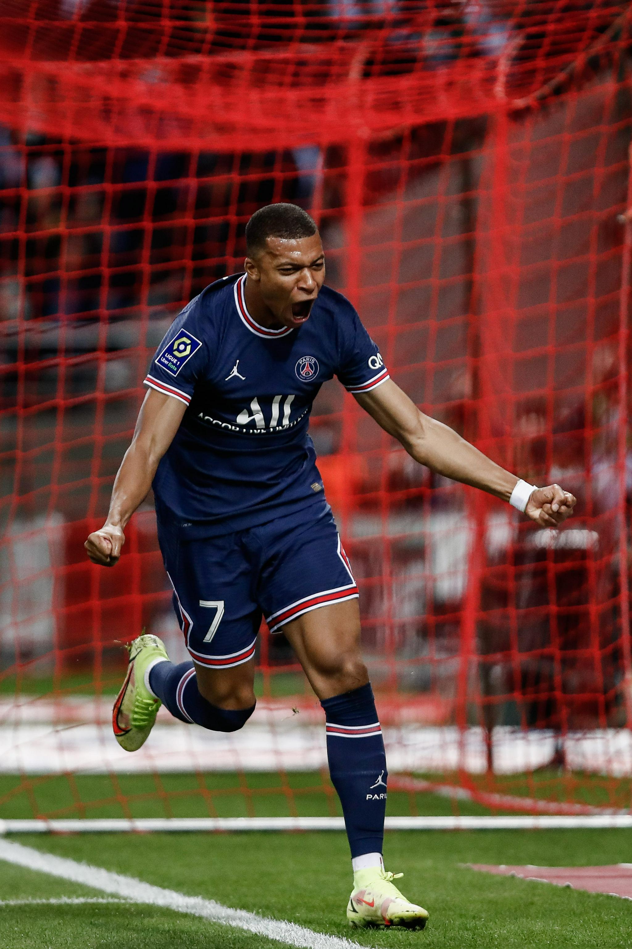 英足总：英国四个成员足协将联合申办2035年女足世界杯（英足总称英伦四足协将联合申办2035年女足世界杯）