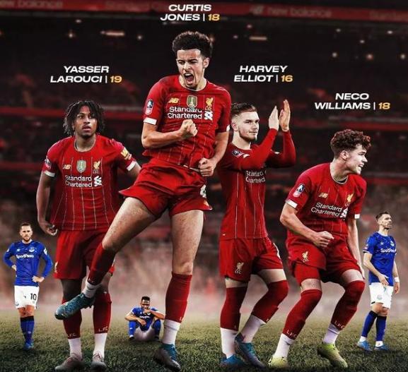 女生打高尔夫打中野鸭，鸭在湖中走，高尔夫从天上来（女子打高尔夫误中野鸭，鸭子湖中漫步，球从天而降）