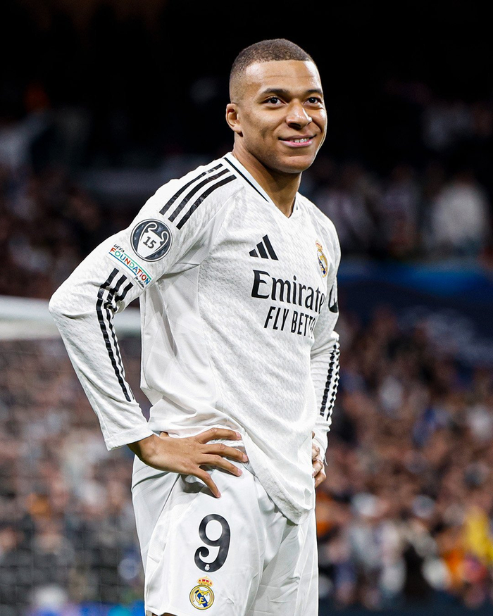 德国杯1／8决赛：拜仁3-2柏林联合 凯恩破门+送点柏林联合两送乌龙（德国杯1／8决赛：拜仁3-2险胜柏林联合，凯恩进球又送点，对手两记乌龙）