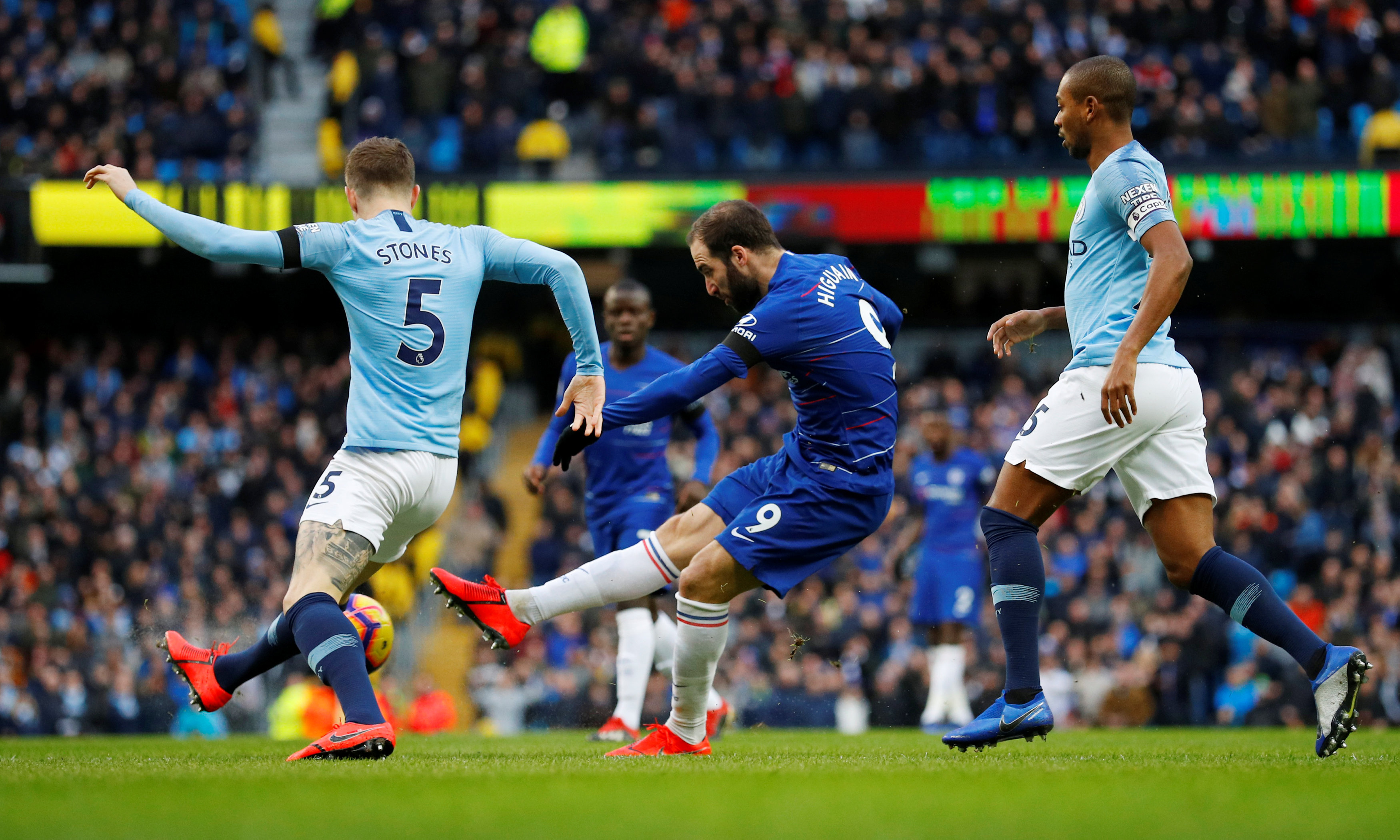 安东尼：无缘塞维利亚德比让我备受煎熬；伊斯科的碰撞很奇怪（安东尼：缺席塞维利亚德比让我煎熬；伊斯科那次碰撞离奇）