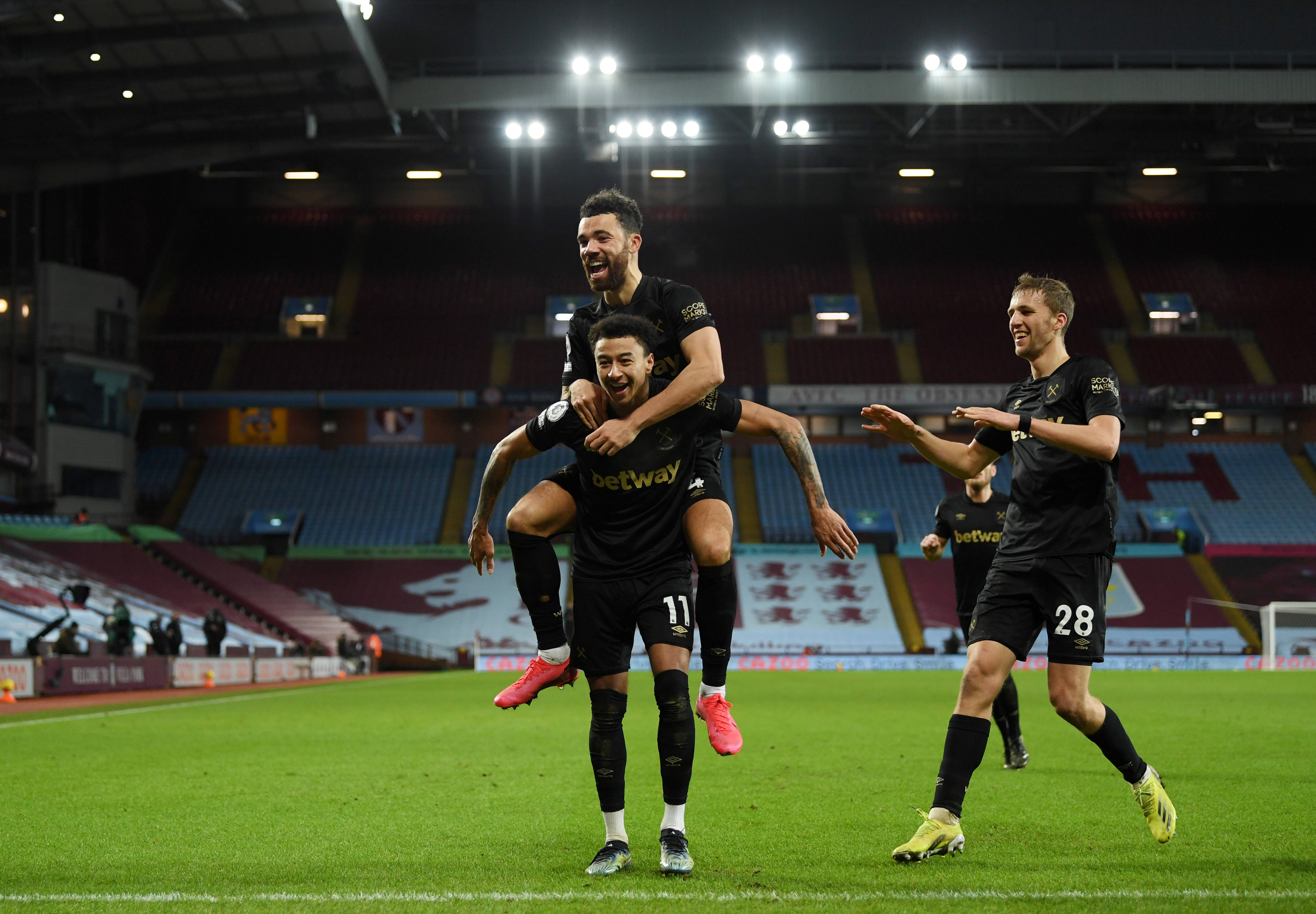 蒙雷亚尔：伊萨克转会完成太晚导致季前准备不足，影响了体能