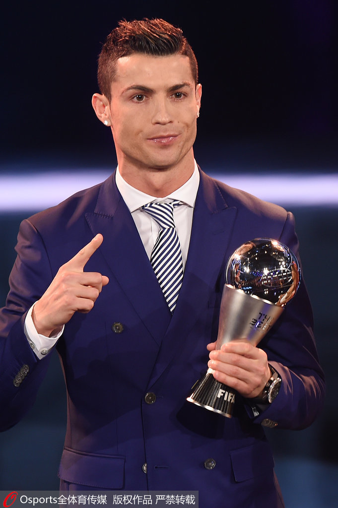 阿斯：皇马绝不会通过竞价来引援中卫，专注于合同到期的球员