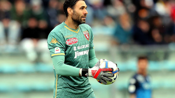 英超半场：热苏斯进球被判无效，狼队暂0-0诺丁汉森林（英超半场战报：热苏斯破门被吹，狼队与诺丁汉森林暂互交白卷）