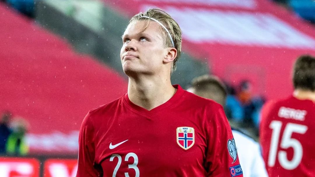 天妒英才，国米旧将范赫斯登转投西协甲后生涯第三度遭遇ACL受伤