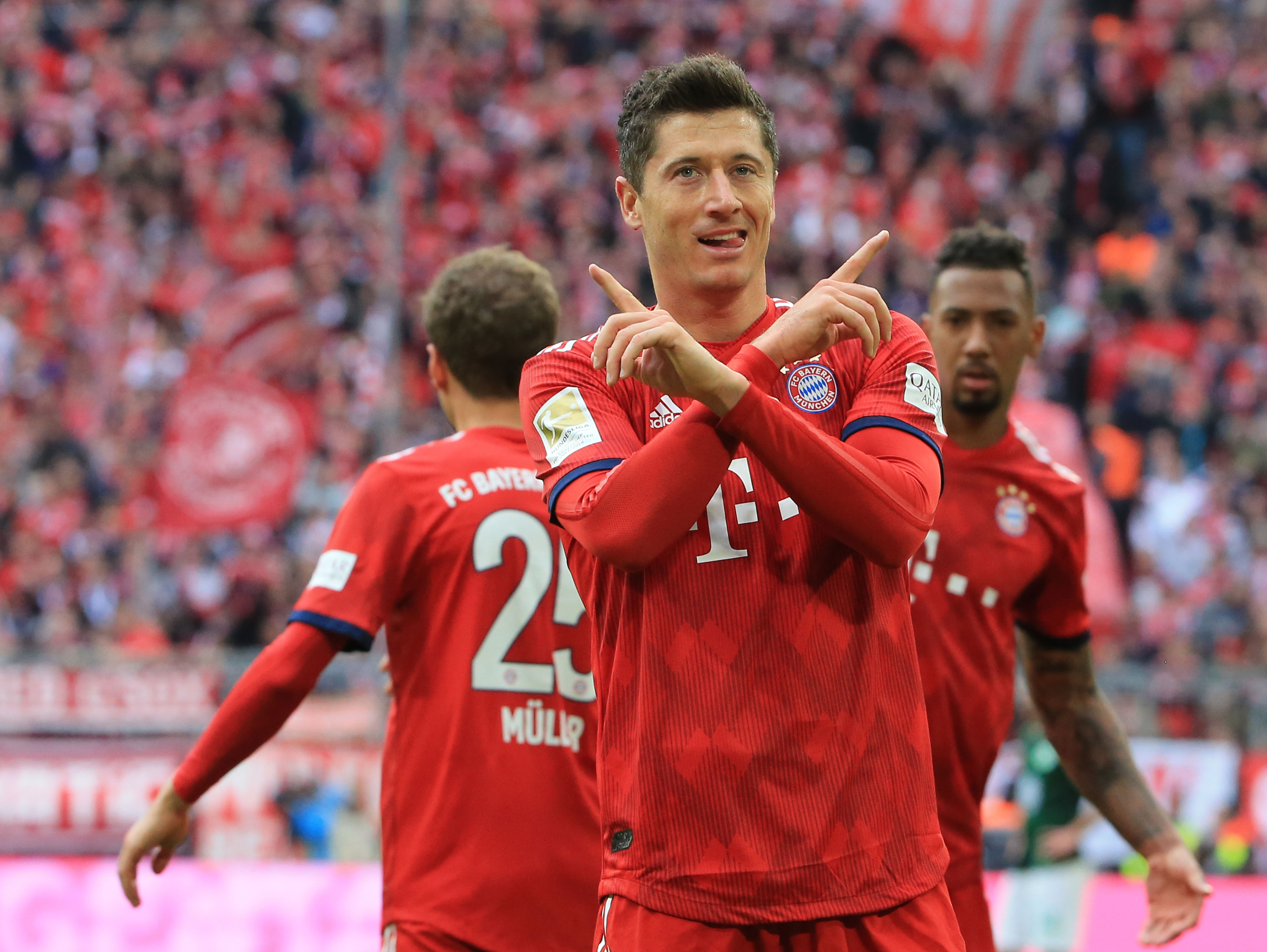 记者：申花本周二结束假期，重新集结备战今年的亚冠收官战（申花周二收假归队，重启集训冲刺本赛季亚冠收官战）