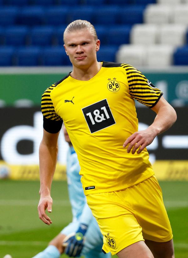 国乒五连胜毫无悬念，孙颖莎短暂挂靴，王曼昱挑大梁（国乒五战全胜无悬念，孙颖莎暂别赛场，王曼昱挑起重担）