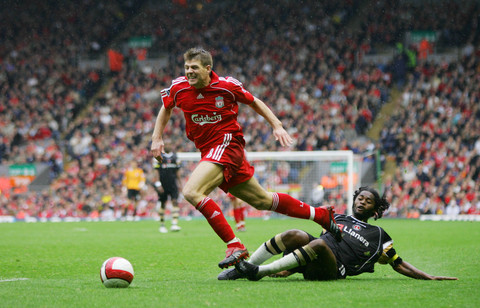 6分42秒，姆巴佩完成欧冠历史第二快帽子戏法（姆巴佩6分42秒上演欧冠史上第二快帽子戏法）