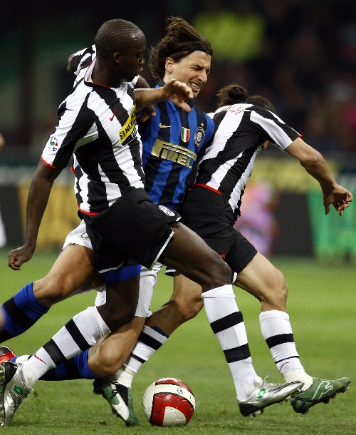 福冈黄蜂vs大阪钢巴首发：名古新太郎、奥拔侃志先发（首发公布：福冈黄蜂迎战大阪钢巴，名古新太郎与奥拔侃志首发登场）