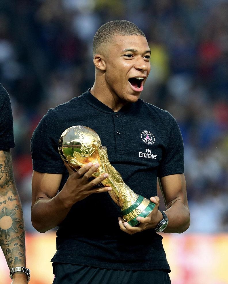 阿尔梅里亚沙特老板：目标升入西甲并持续发展；梦想签下C罗（阿尔梅里亚沙特老板：剑指西甲与长期发展，渴望签下C罗）