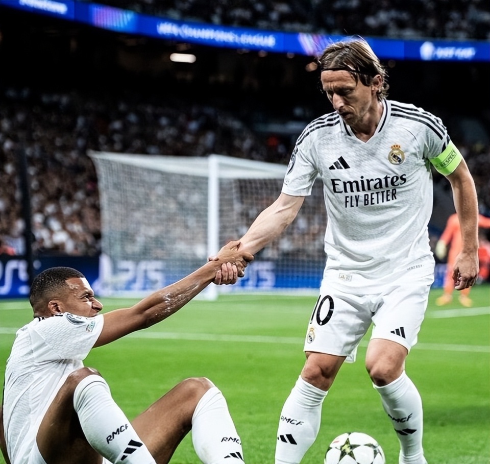 秒刷新！佳夫开局52秒破门创本赛季英超最快进球（52秒闪击！佳夫开场破门改写本赛季英超最快进球纪录）