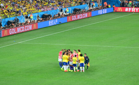 前妻：和布冯离婚后，花了很长时间才接受别人的追求（布冯前妻：离婚后很久才愿意接受他人的追求）