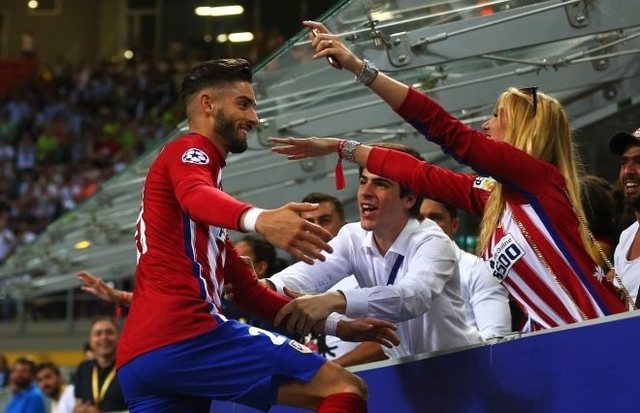 世界杯官方发布直通队伍集结海报：42个国家，同一个梦想（世界杯官宣直通队集结海报：42国同心逐梦）