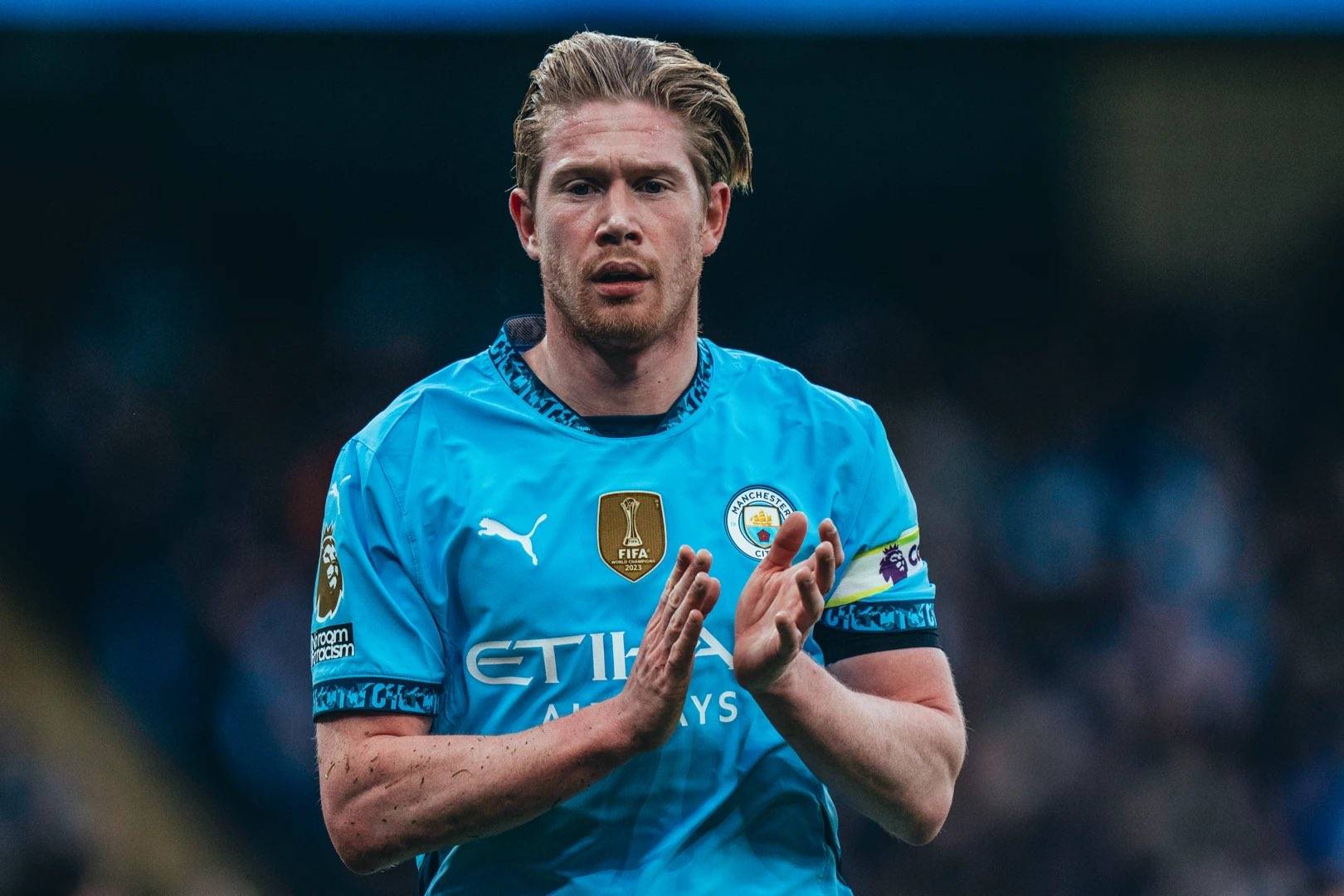 捷克主帅：普罗沃德因伤缺席，查卢佩克和马尔科维奇情况待定（捷克主帅：普罗沃德伤缺，查卢佩克与马尔科维奇待评估）