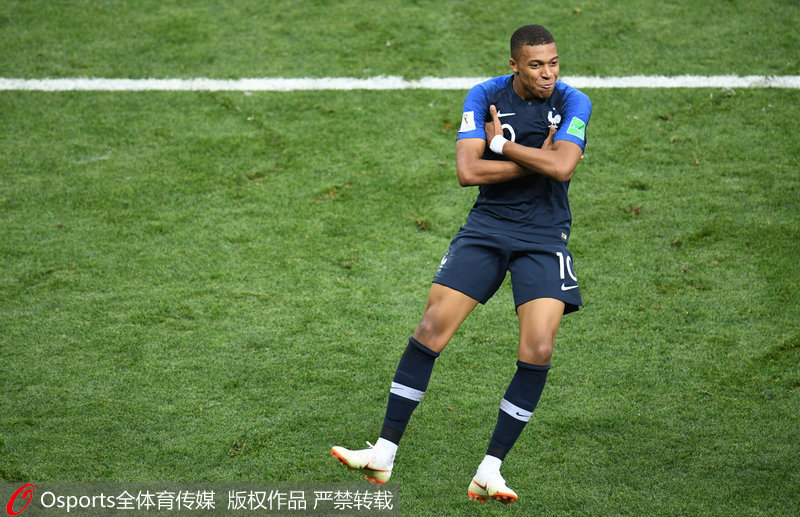 阿莱尼亚：当时我在巴萨没有位置，库库雷利亚也是一样