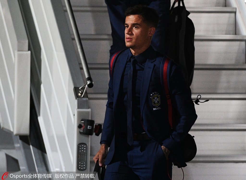 小蜘蛛谈与巴萨的传闻：这并不让我困扰，我尽量不去过多关注（小蜘蛛回应巴萨传闻：不受影响，尽量少关注）