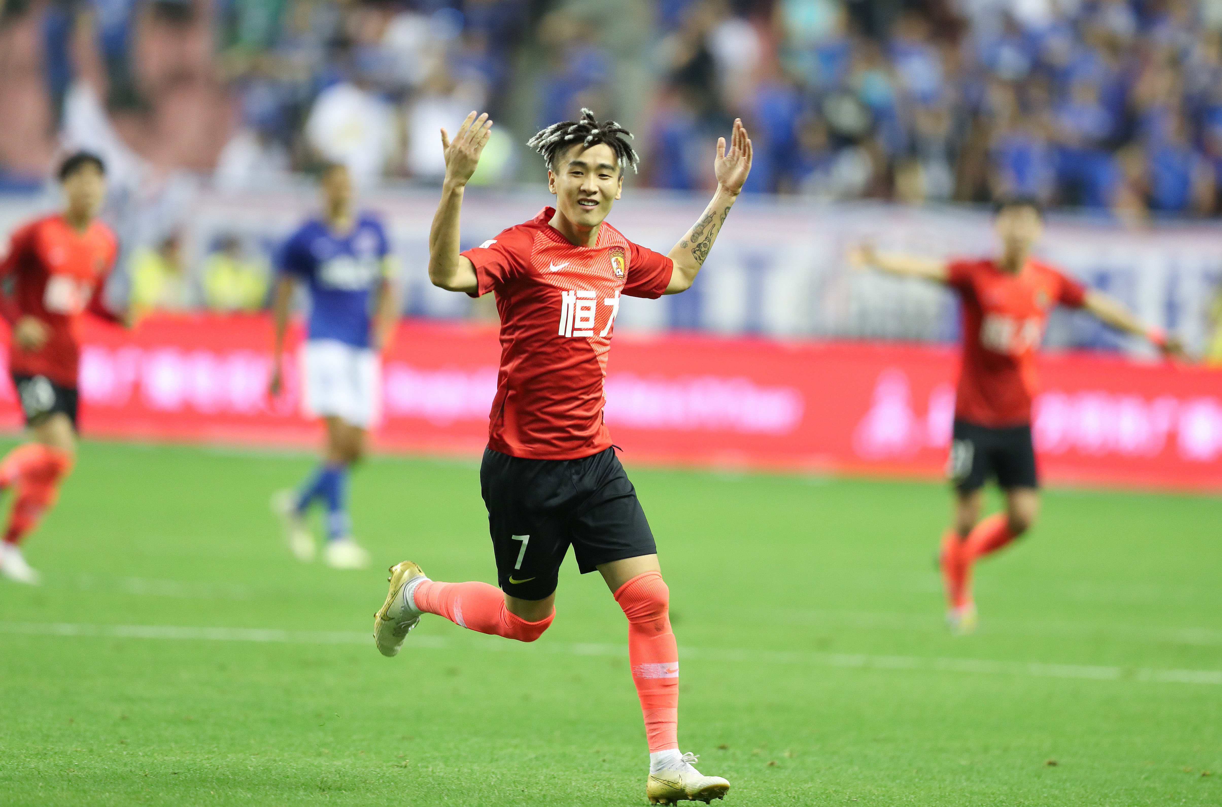 掘金约基奇三双末节爆发（约基奇轰三双 末节带领掘金爆发）