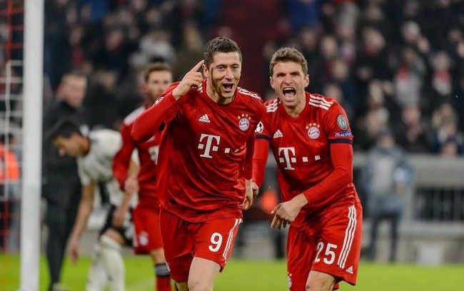 本赛季霍姆格伦出场时，雷霆战绩为20胜0负未尝一败（霍姆格伦出战，雷霆本季20战全胜）