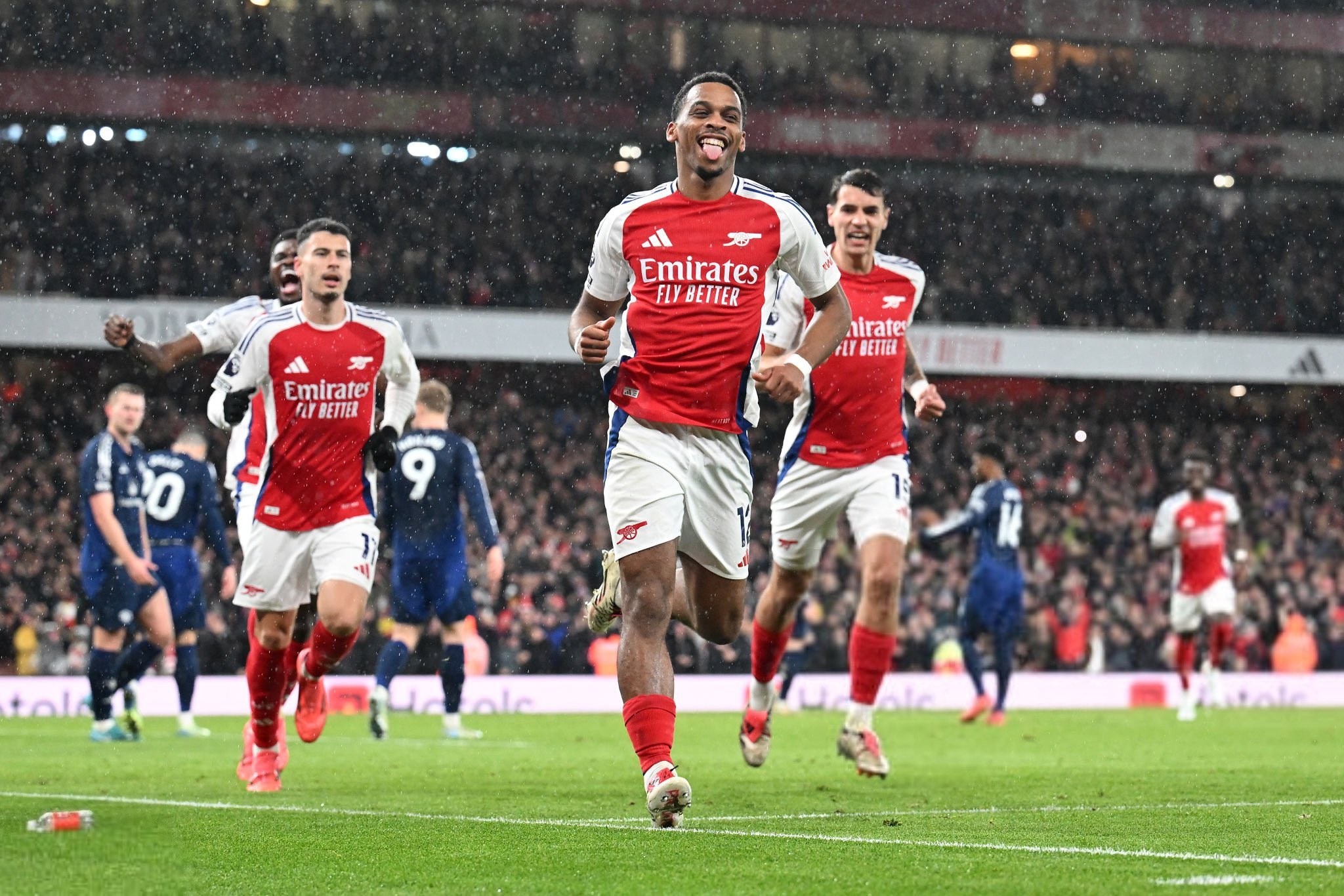 都体：弗拉泰西对加盟尤文持开放态度，国米要价不低于3500万（都灵体育报：弗拉泰西愿考虑加盟尤文，国米要价至少3500万欧元）