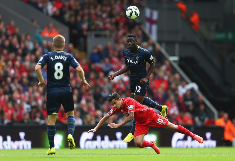 利物浦萨拉赫任意球破门锁定胜局（萨拉赫轰进任意球，助利物浦锁定胜局）