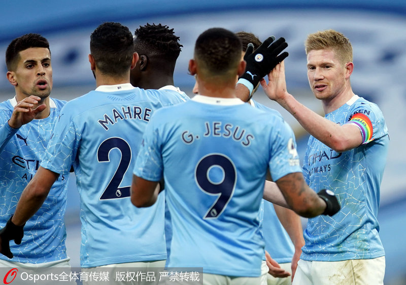 转会市场风云再起！萨拉赫或赴沙特联赛，拜仁豪门相中英格兰新星（足坛转会再起波澜：萨拉赫或转战沙特联，拜仁看上英格兰新星）